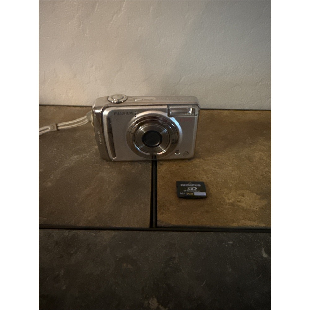 FUJIFILM FinePix A800 Digital Camera 8.3 MP 2GB SD Card Included, TESTED